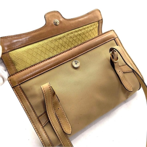 Gucci Tan Leather Shoulder Bag - Picture 7 of 16